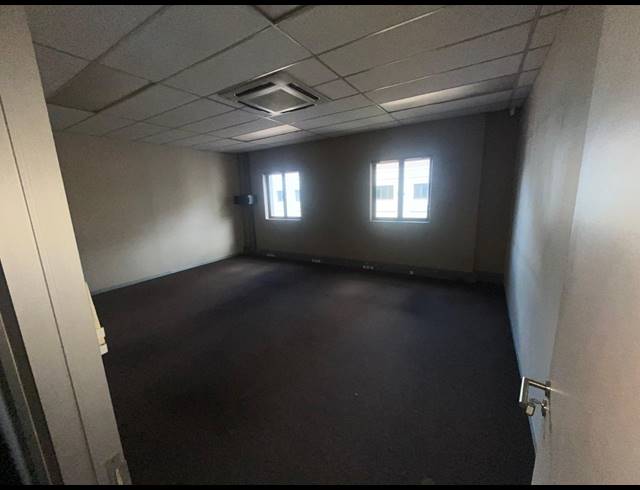 2,223M² OFFICE TO LET IN RIVONIA